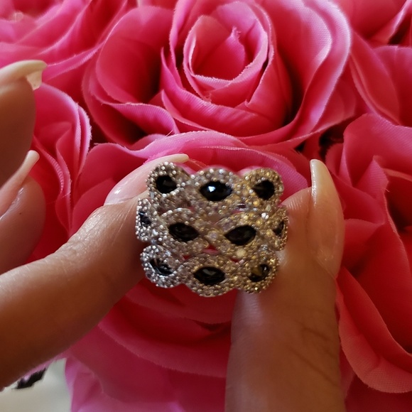 Silver ring - Picture 2 of 4